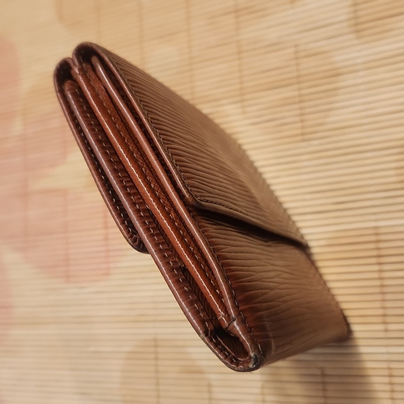 Louis Vuitton EPI Leather Double Snap Tri-Fold Elise Wallet, Brown - Picture 13 of 15